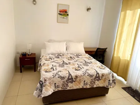 Cozy One-Bedroom Apartment with Stunning Views