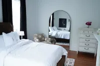 Upstairs Chic Studio