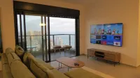 Bat Yam Beachfront Apartment – 10 Min from Tel Aviv - 3 bedroom