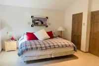 EAT, DRINK, PLAY & RELAX in Windham