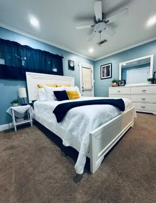 Minutes from New Orleans French Quarter and Bourbon St. 3-Bdrm house; AC, WiFi Hotel a Chalmette