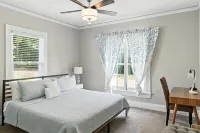 Your Summer HQ!  Sleeps 11, Why Stay in 4 Rooms? Get the House!  Pet-Friendly!