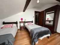 Impressive 18th century farmhouse from Montañes. Hotels near Royal Ordnance Factory Museum of La Cavada