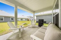 Walk2Beach & Pools, Golf Cart, Family Friendly, 4Br