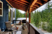 Ski-in Ski-out Sasquatch Retreat @ Snoqualmie Pass