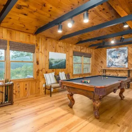 New Listing! Luxury mountain view cabin in the heart of Aska Adventure area