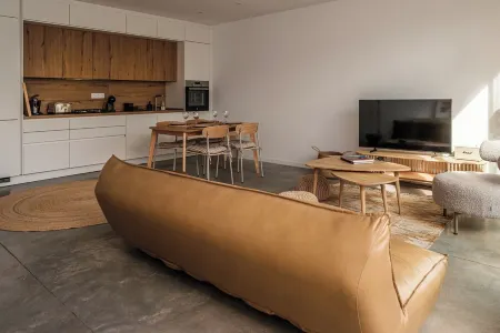 Villa Colette - 2 Bedrooms - Heated Pool