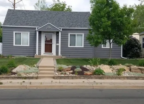 Quintessential Colorado 2-bedroom house with WiFi and Swampcooler in Englewood Hotels in Englewood