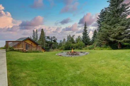 Beautiful Cozy, Peaceful chalet with AC in Anchorage Отели рядом с достопримечательностью «Чагч Стейт Парк Индиан Крик»