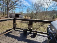 Charming Mountain Retreat with Fire Pit, Fenced Yard, Scenic Views, and Privacy. - 3성급