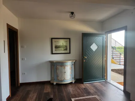 Newly renovated 2-bedroom, 2-bathroom apartment. Close to Jesolo and Venice.