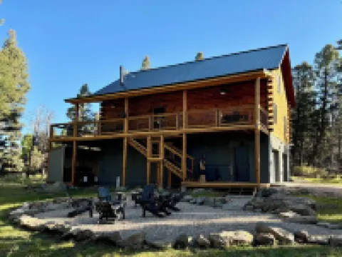 Bear Necessities Lodge on Ski Mountain • Fire Pit, Wraparound Deck & Wildlife