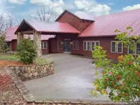 Vacation, Wedding, Retreat & Family Gathering, Spa and Theater rooms - Sleeps 30 Hotels in Meriwether County