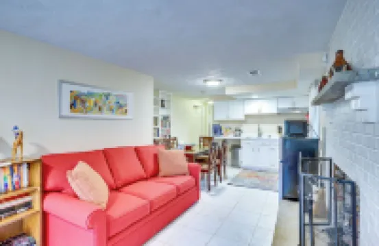 Tranquil 1-bed apt sleeps 4 overlooking Indian Creek Gorge w/ WiFi, AC & hot tub