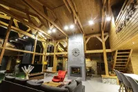 Chalet for up to 10 people with sauna, private home theater and hot tub