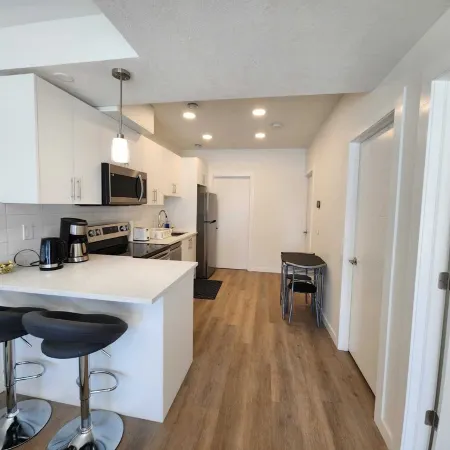 Very bright walkout basement Close to Mountains