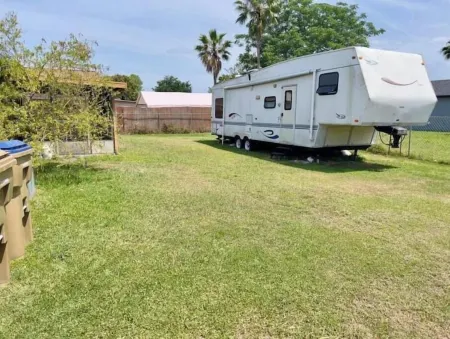 Cozy home in Buenaventura Lakes, Fl
