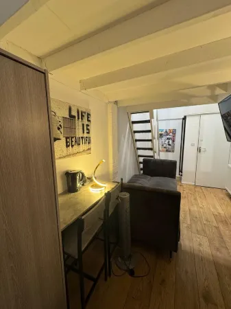 Duplex apartment3 Minute drive to Luton Airport Отели в г. Латон