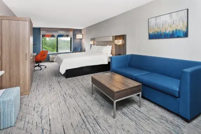 Holiday Inn Express & Suites Youngstown (N. Lima/Boardman) Hotels near Mill Creek MetroParks Farm