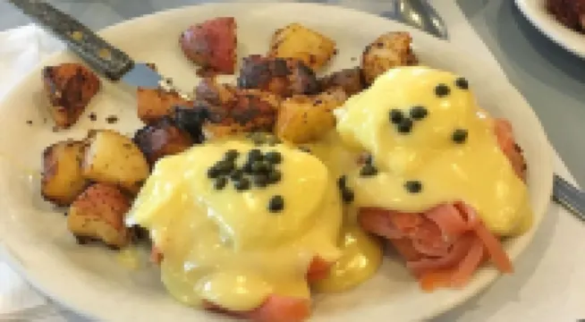 Walk to the private beach - kayak - central a/c -  pool/restaurant club optional 이스트 팰머스 호텔