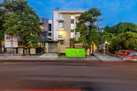 Hotel Admire Inn Sector 50 Noida Отели рядом с достопримечательностью «Amity University Noida»