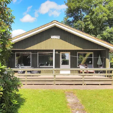 "Angret" - 200m from the sea