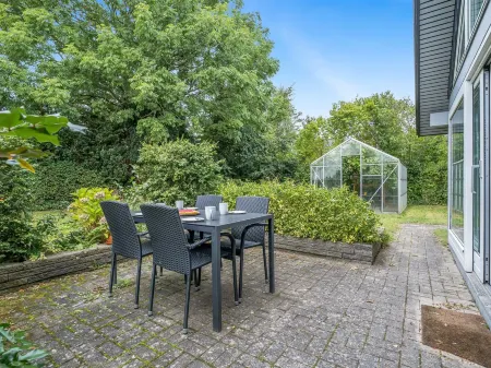 "Frida" - 125m from the sea Отели в г. Стевнс