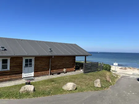 "Olina" - 10m from the sea