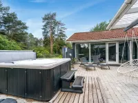 "Sverker" - 300m from the Sea