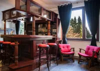 ピステ ウント ペダーレ - ダイネ ブーデ - ダイン アプフェンター (2 ミン ツ フース アム バイクパーク, 2 ミン ツム スキーリフト)