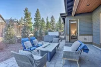 Luxury Mt Bachelor Retreat w/ Hot Tub & Patio - spa