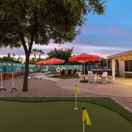 Spacious 5Br Retreat with Heated Pool, Hot Tub, Arcade, Fire Pit & Games