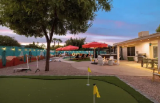 Spacious 5Br Retreat with Heated Pool, Hot Tub, Arcade, Fire Pit & Games