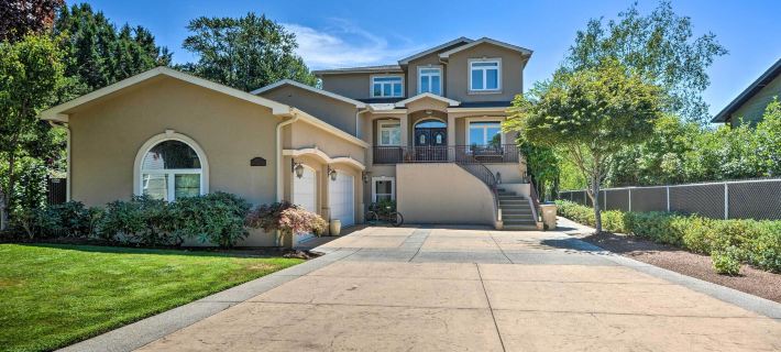 Luxe Getaway w/ Riverfront Views in Grants Pass! Hotels in Grants Pass