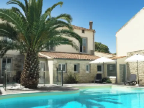 Hôtel le Square Hotels in Saint-Pierre-d'Oleron