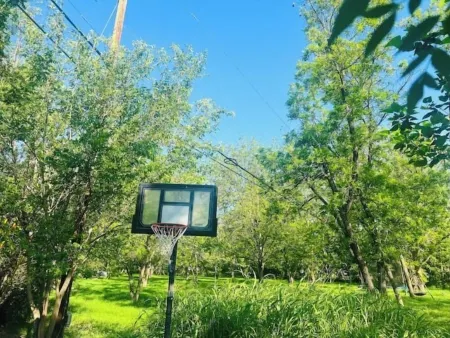 Cottage Casita on an Orchard. No parties nor gatherings.