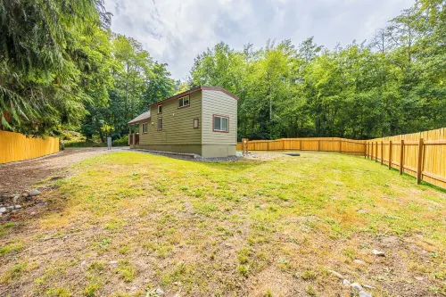 Willow Corner: cozy modern tiny home