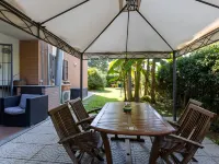 HouseGardenMilano- Near Fiera and Humanitas and San Carlo Hospitals (parking space) Hotels in Trezzano sul Naviglio