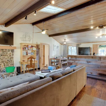 3 Mi to Heavenly Mountain Resort: Home w/ Deck