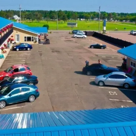 Parlee Beach Motel Отели в г. Уэстморленд