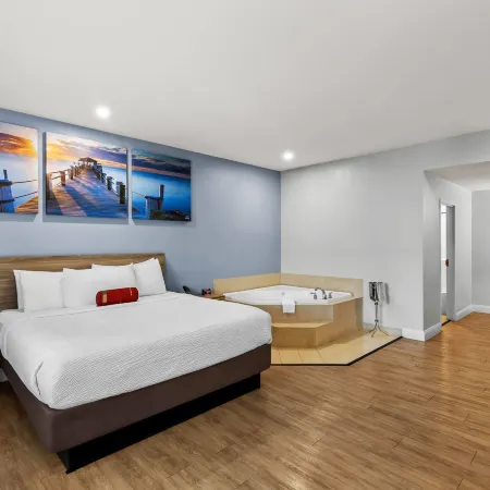 Days Inn & Suites by Wyndham Lakeland