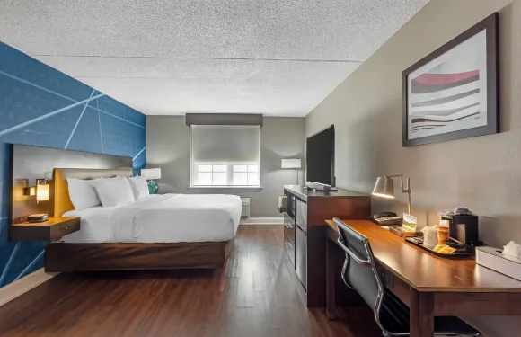 波茨敦東部門戶舒適套房酒店