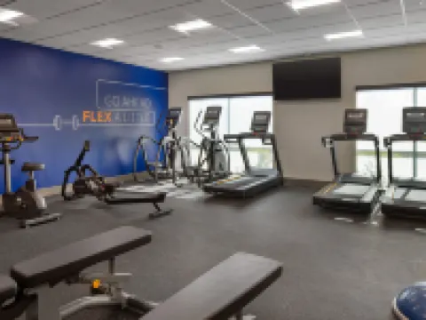 Holiday Inn Express & Suites FRESNO AIRPORT by IHG Hotels in Fresno