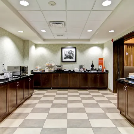 Hampton Inn & Suites by Hilton Red Deer