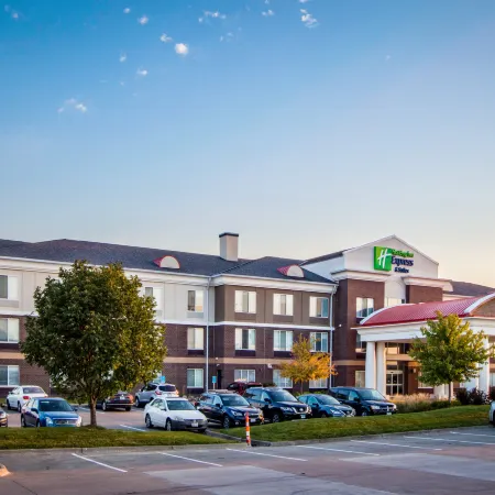 Holiday Inn Express & Suites ALTOONA-DES MOINES by IHG
