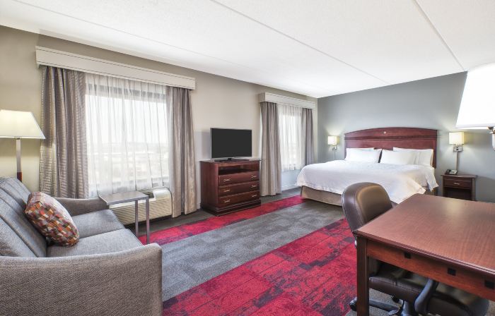 Hampton Inn & Suites Madison West