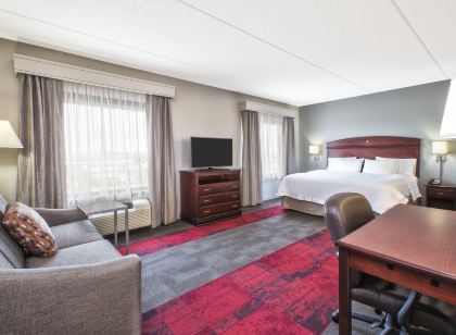 Hampton Inn & Suites Madison West