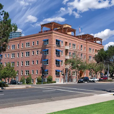WorldMark San Diego - Balboa Park Отели рядом с достопримечательностью «Музей Железнодорожных Моделей»