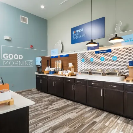Holiday Inn Express & Suites MEMPHIS ARPT ELVIS PRESLEY BLV by IHG