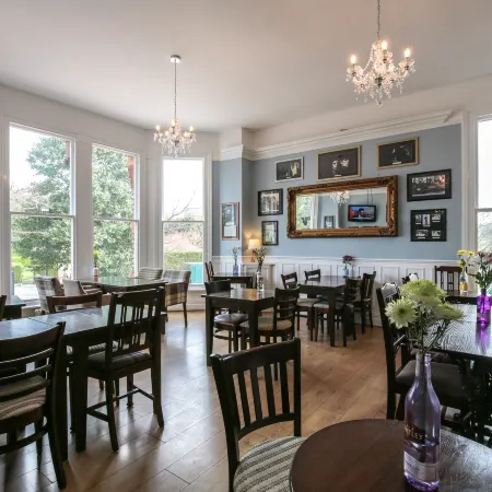 Sefton Park Hotel Отели рядом с достопримечательностью «St Michaels»